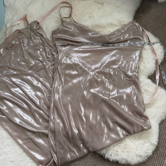 House of CB Elegant Satin Low Back Shimmer Maxi Dress L - Champagne - Picture 4 of 7